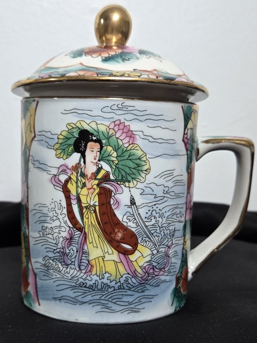 Oriental Mug/Teacup with Lid Vibrant Geisha in the Garden Vintage